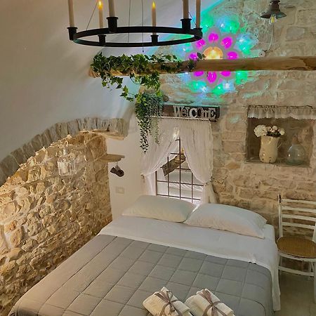 トゥーリ Domus Klara Bed & Breakfast エクステリア 写真