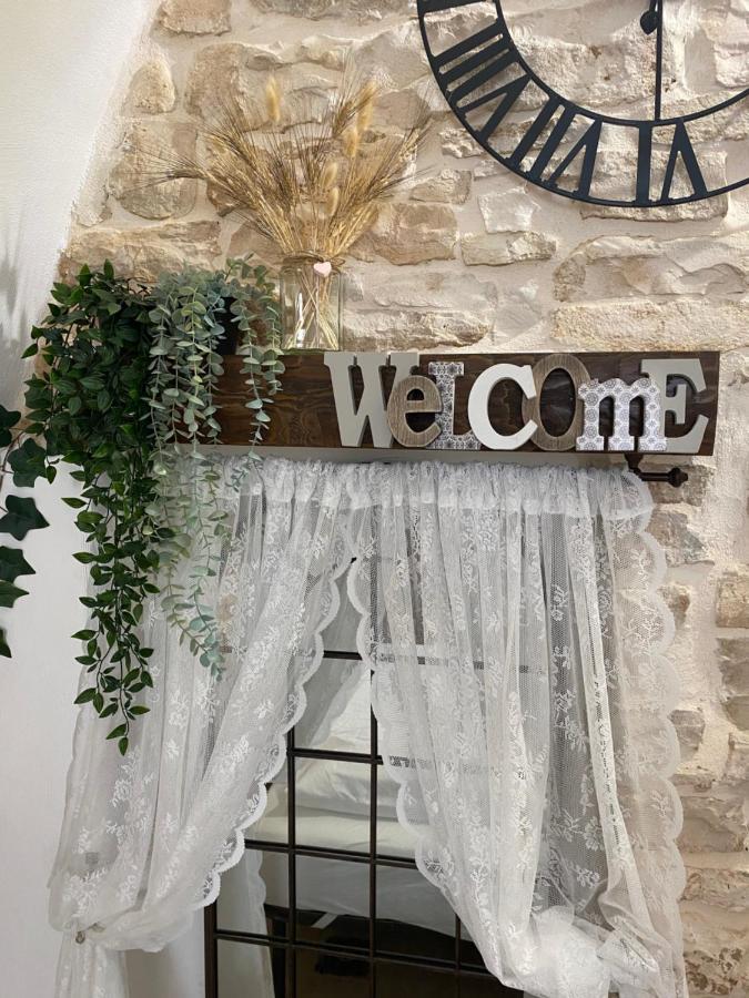 トゥーリ Domus Klara Bed & Breakfast エクステリア 写真