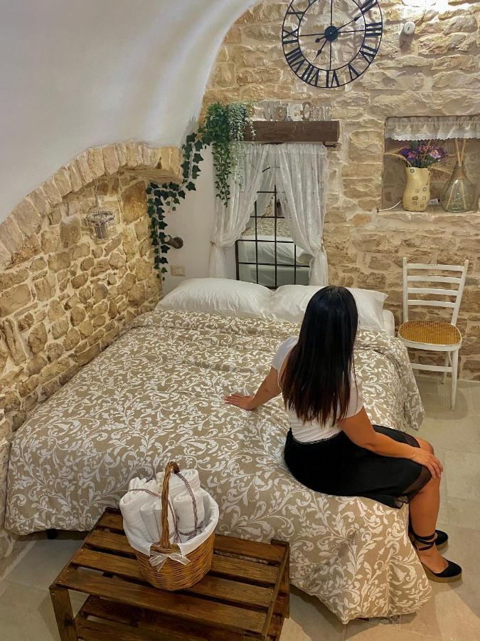 トゥーリ Domus Klara Bed & Breakfast エクステリア 写真