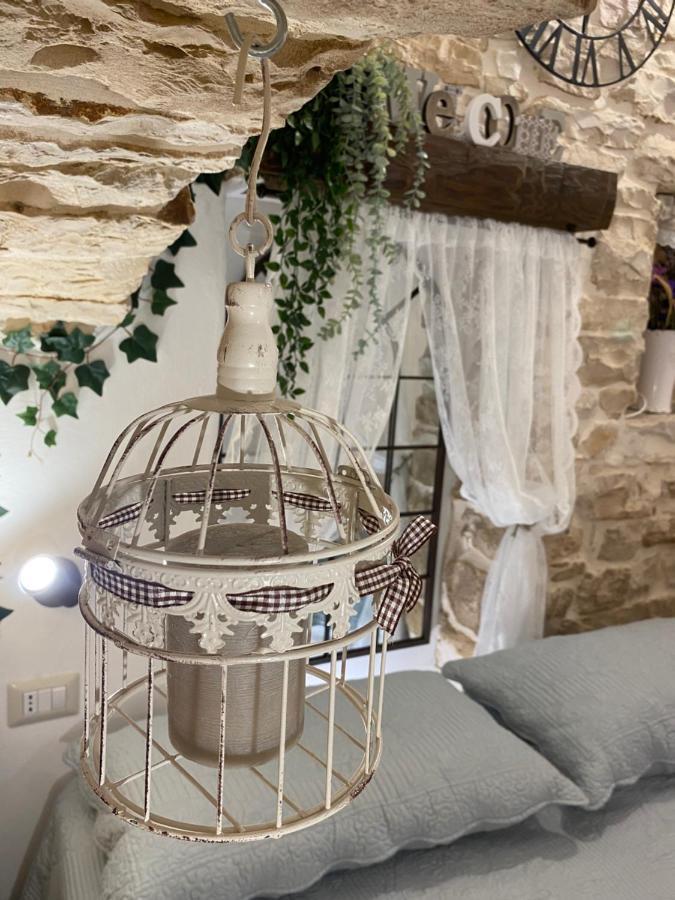 トゥーリ Domus Klara Bed & Breakfast エクステリア 写真