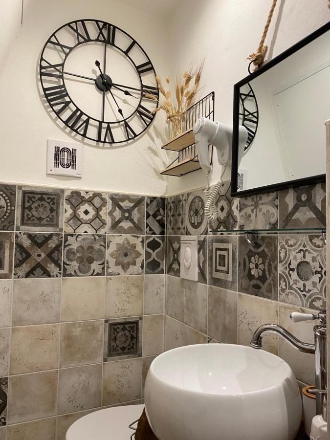 トゥーリ Domus Klara Bed & Breakfast エクステリア 写真