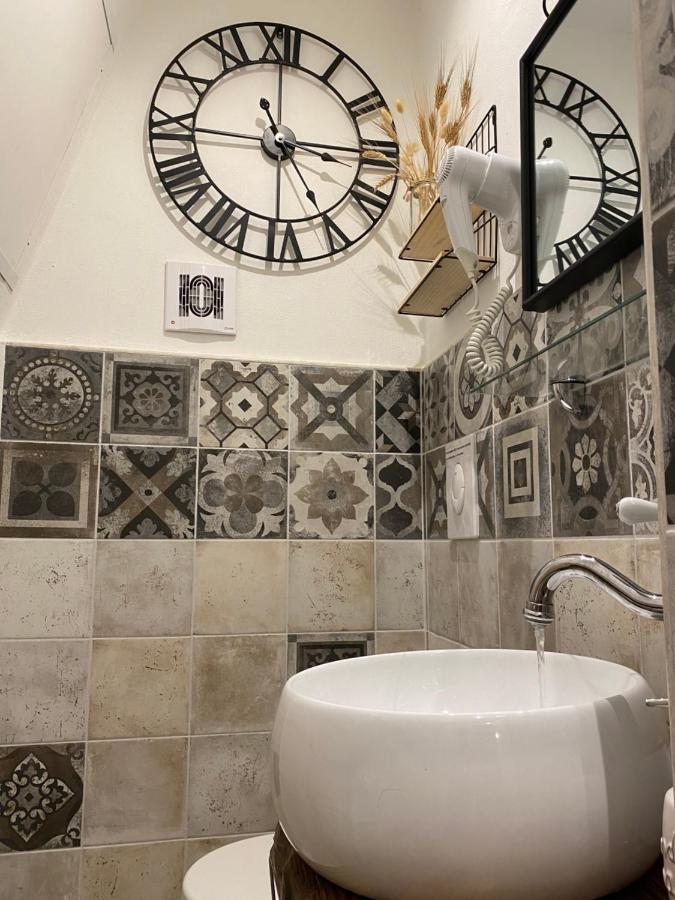 トゥーリ Domus Klara Bed & Breakfast エクステリア 写真